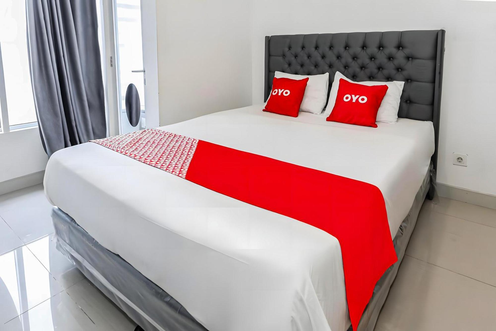 Oyo 93703 F88 Hotel Bekasi Exterior photo